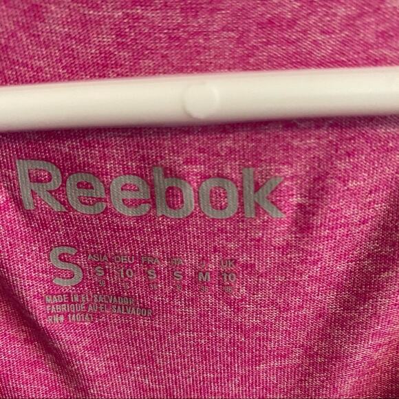 LOT of 2 Reebok V-Neck Workout Tee Shirts Size Small - Picture 8 of 11